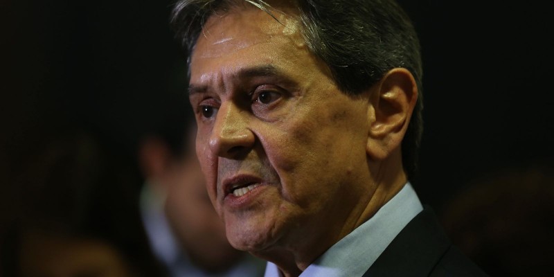 Ex-deputado Roberto Jefferson passa a noite em hospital