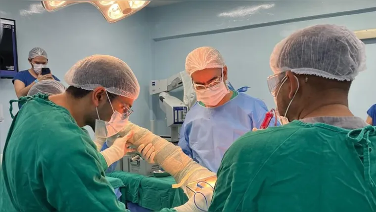 Paciente com artrose passa por transplante inédito no Pará