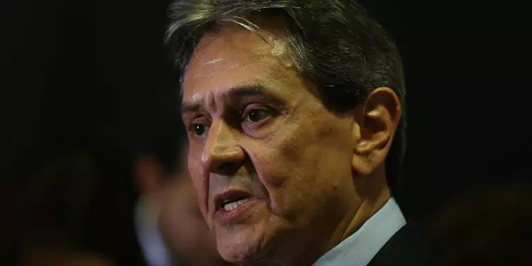 Maioria do STF vota para condenar Roberto Jefferson à prisão