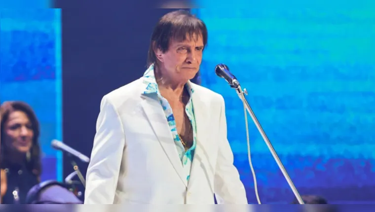 Antes de Belém, Roberto Carlos dá piti em show no Recife: “saiam daí!”