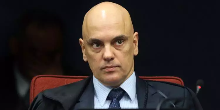 Defesa de Bolsonaro diz que apresentará convite para posse de Trump após exigência do STF