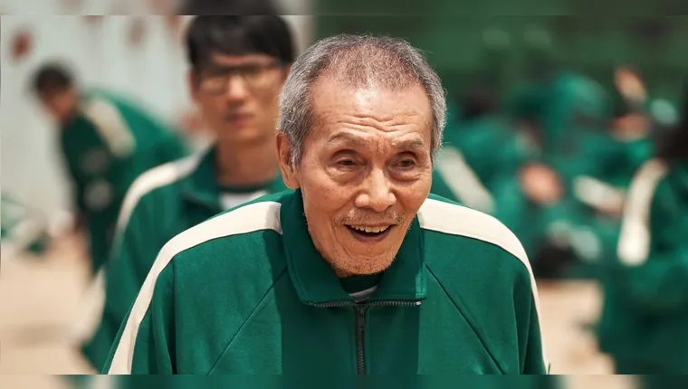 O ator Oh Yeong Su, conhecido por 'Round 6', foi condenado a um ano de prisão por assédio sexual. Ele alega inocência e recorre da decisão. | Reprodução