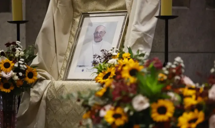Vaticano confirma morte do papa por AVC e colapso cardiovascular