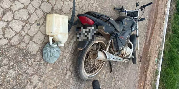 Motociclista morre em grave acidente com micro-ônibus escolar, em Marabá