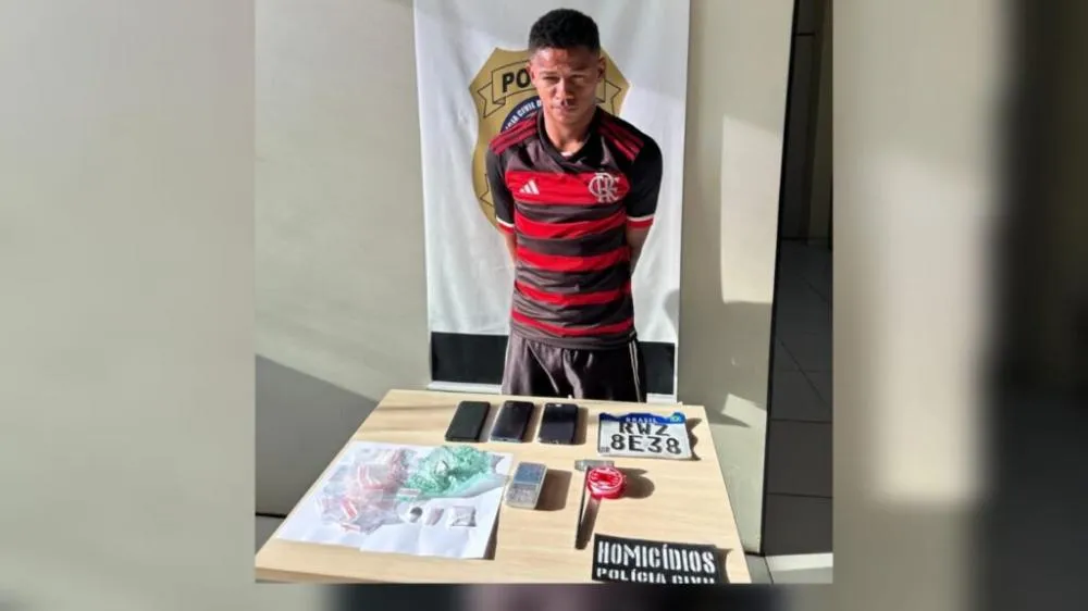 Investigado por homicídio é preso com cocaína