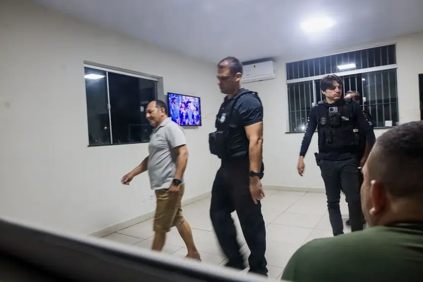 Polícia Civil prende comandante de embarcação que colidiu em equipamentos da nova ponte de Outeiro