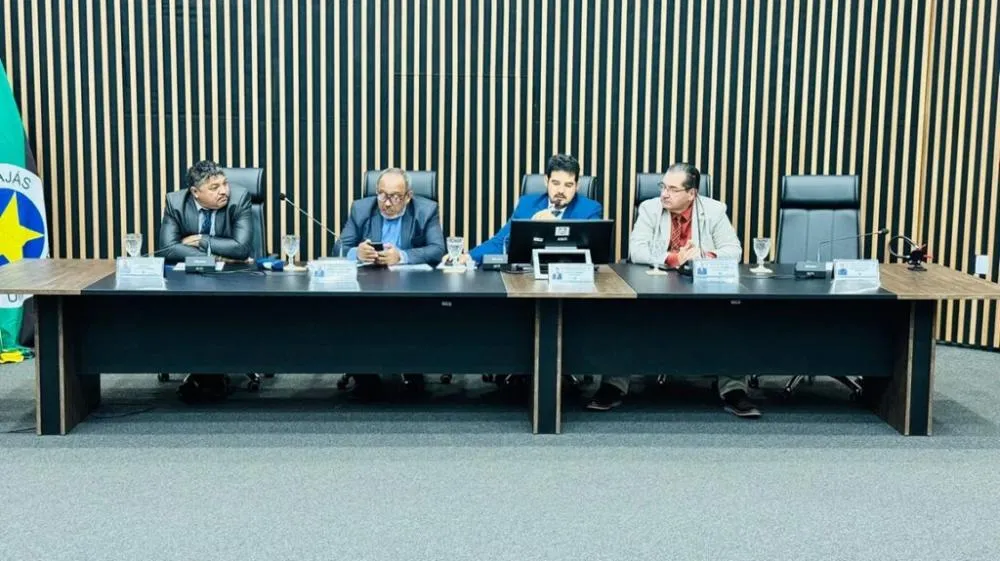 Vereadores Aprovam Moção e Indicações na 32ª Sessão Ordinária de 2025