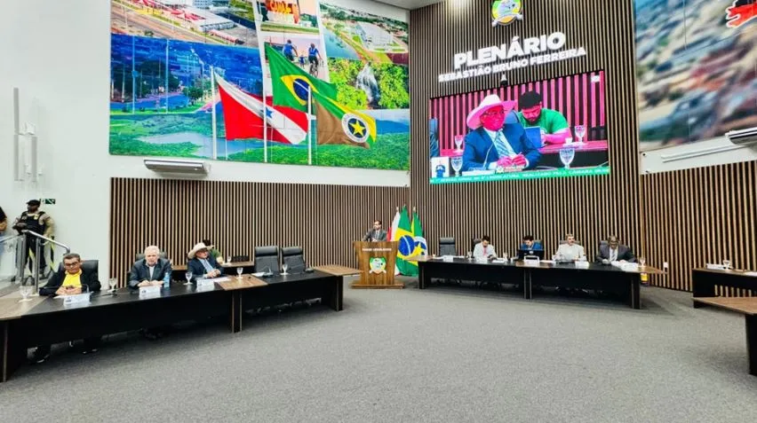 Câmara aprova criação de instituto legislativo e debate projetos de mobilidade urbana 