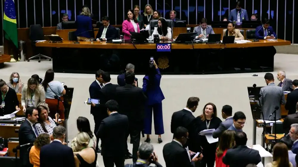 Câmara aprova “licença menstrual” que prevê afastamento por 2 dias