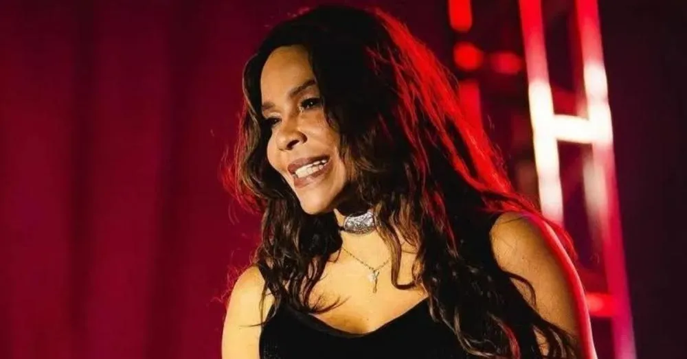 Silvânia Aquino anuncia saída da Calcinha Preta após 25 anos