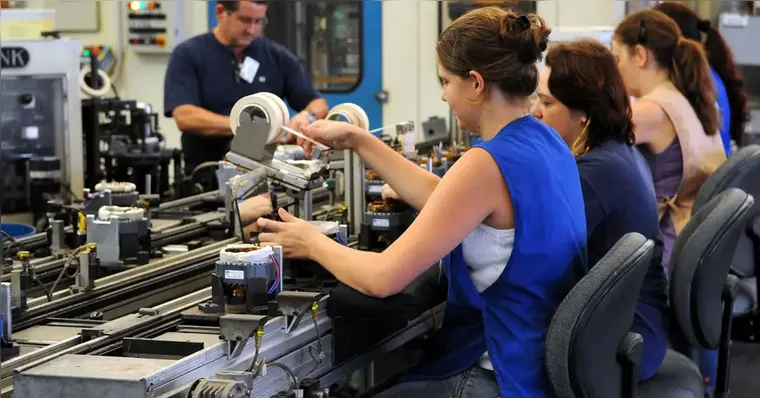 Senado aprova fim da escala 6x1 e jornada semanal de 36h