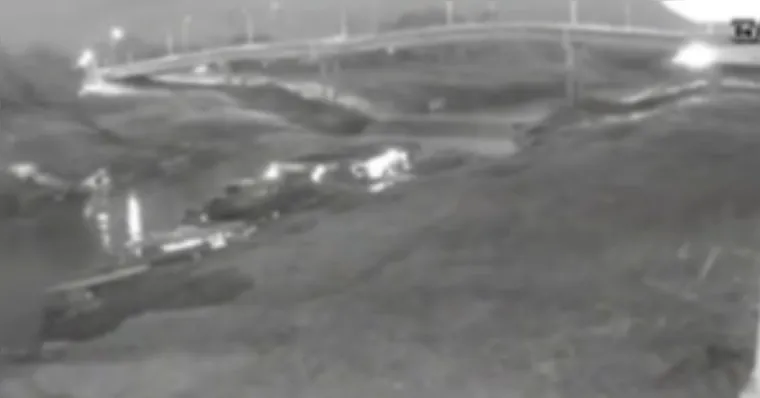 Veja o vídeo! Ponte desaba no interior do Acre e deixa feridos