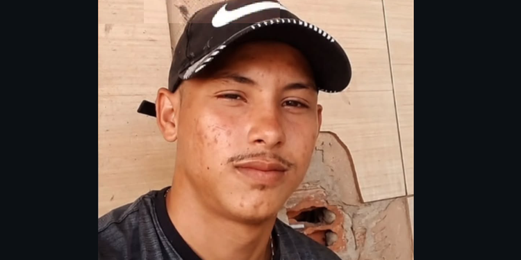 Jovem é morto a tiros por dupla em motocicleta em Parauapebas