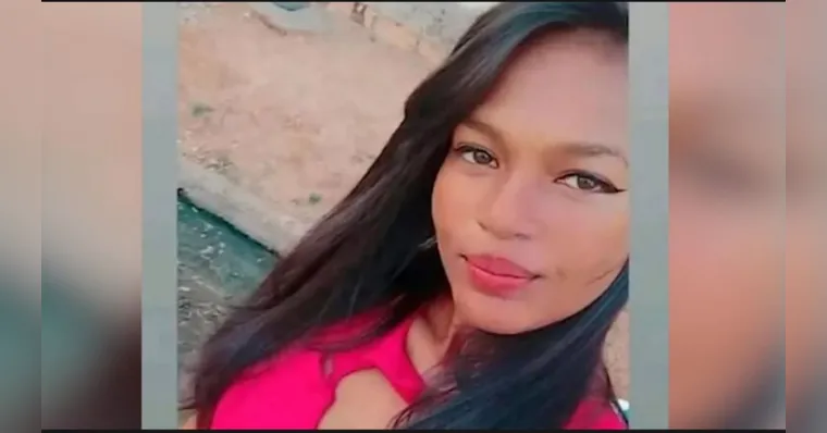 A mulher estava entre família e amigos, quando decidiu mergulhar no rio | Reprodução